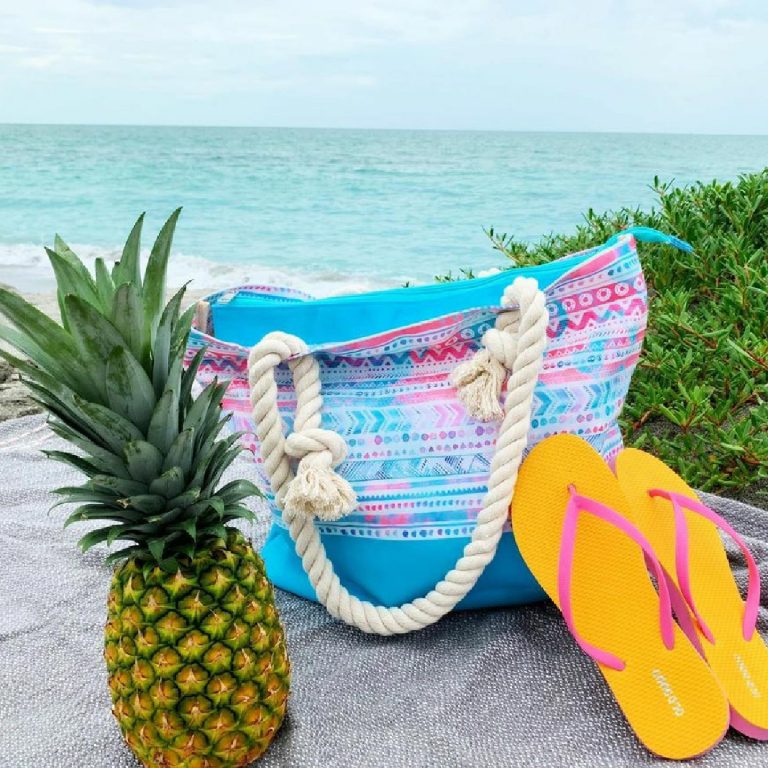 4 Reasons Why Every Girl Should Own A Beach Tote
